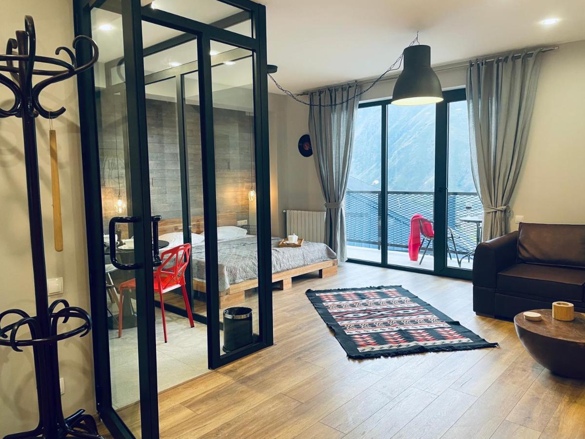 Kazbegi Stylish Apartment Esterno foto